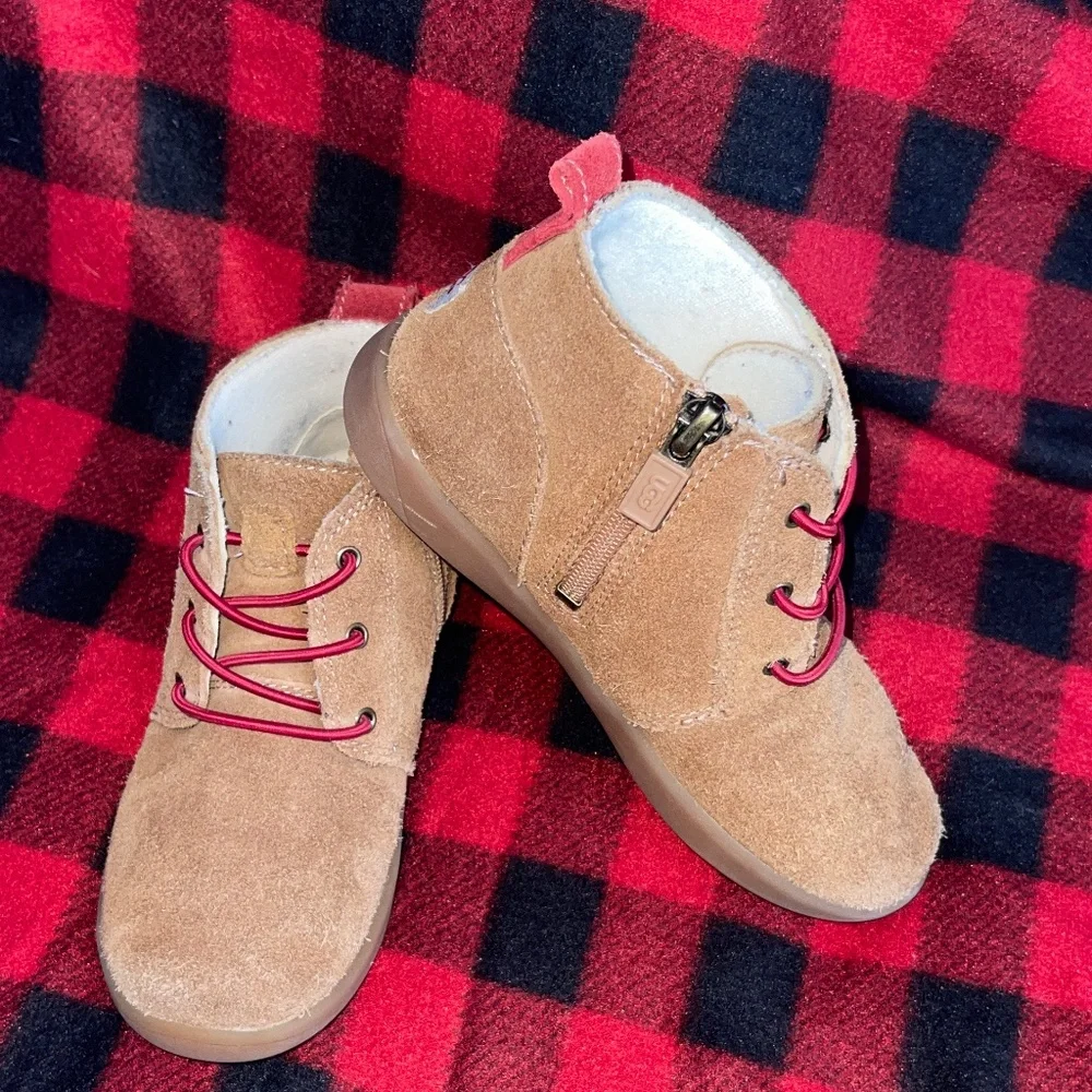 UGG Toddler Boys Size 12 Tan with Red Suede Ankle Boots with Zipper - Picture 1 of 9